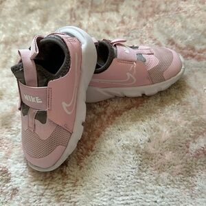 Girls size 6 sneakers